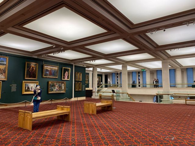 🎨 Guildhall Art Gallery's Cultural Canvas 🏛️