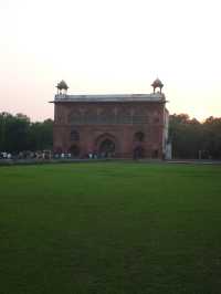 Exploring the Red Fort: A Majestic Symbol of Mughal Architecture