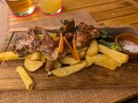 Gorgeous little hidden gem restaurant/bar with fantastic sea views and amazing food
