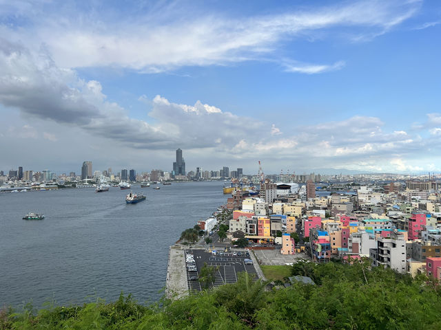 在海風中漫步：高雄燈塔小旅行