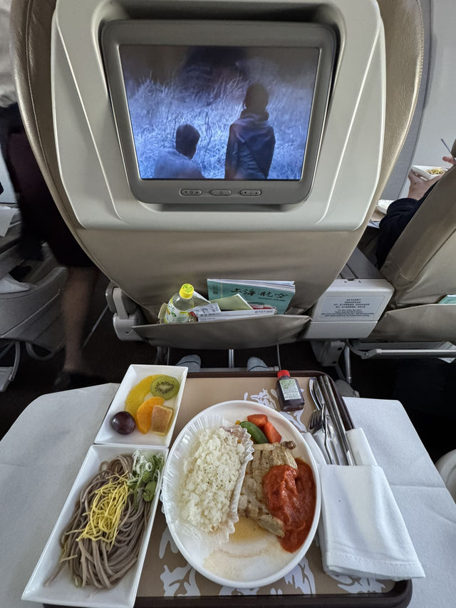 ✈️【搭乗記】上海航空ビジネスクラス FM890便 - 名古屋 → 上海 B737 搭乗レポート