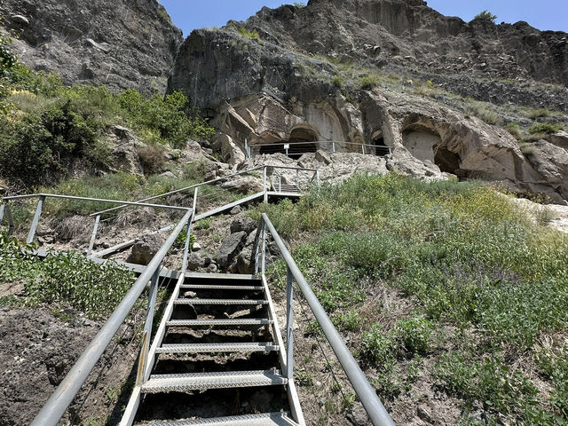 The cheapest way to visit Vardzia