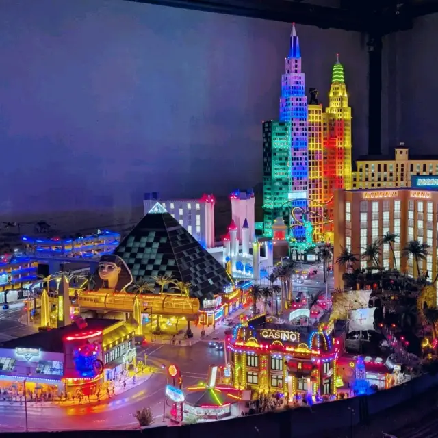 Vegas? No! THIS is Miniatur Wunderland 🏙️
