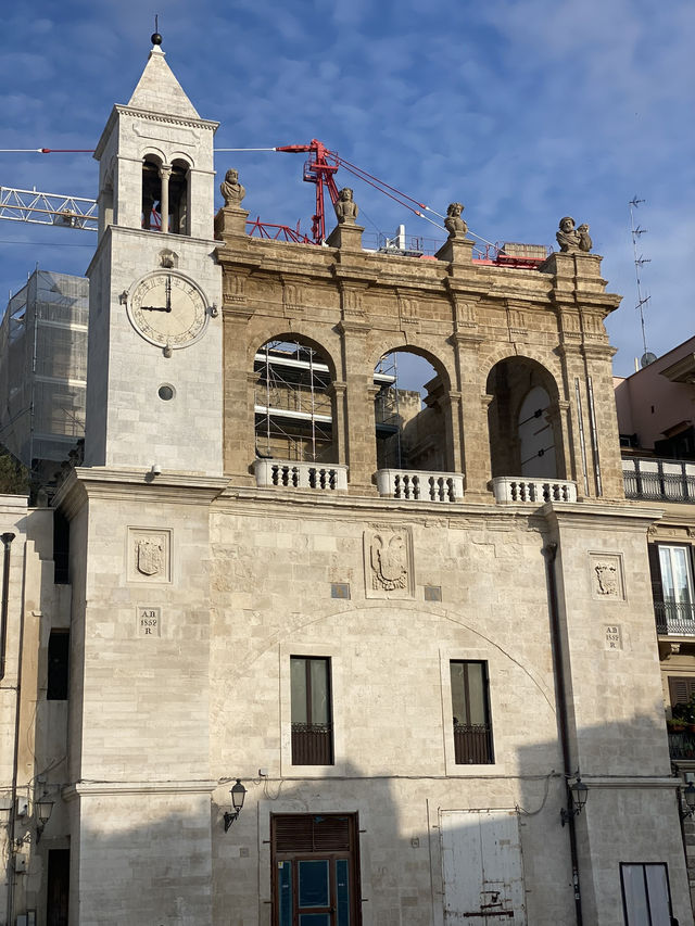 The Ancient Walls of Bari: A Journey Through Time in Southern Italy 🌊🇮🇹