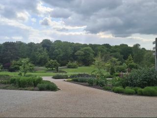 RHS 가든 할로우 카