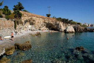 Almyros — The Greek Town Where the Sea Meets the Plain and the Past Sleeps in the Fields