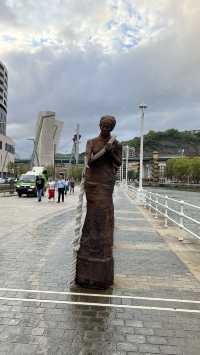 My travel experience in Bilbao, the main character