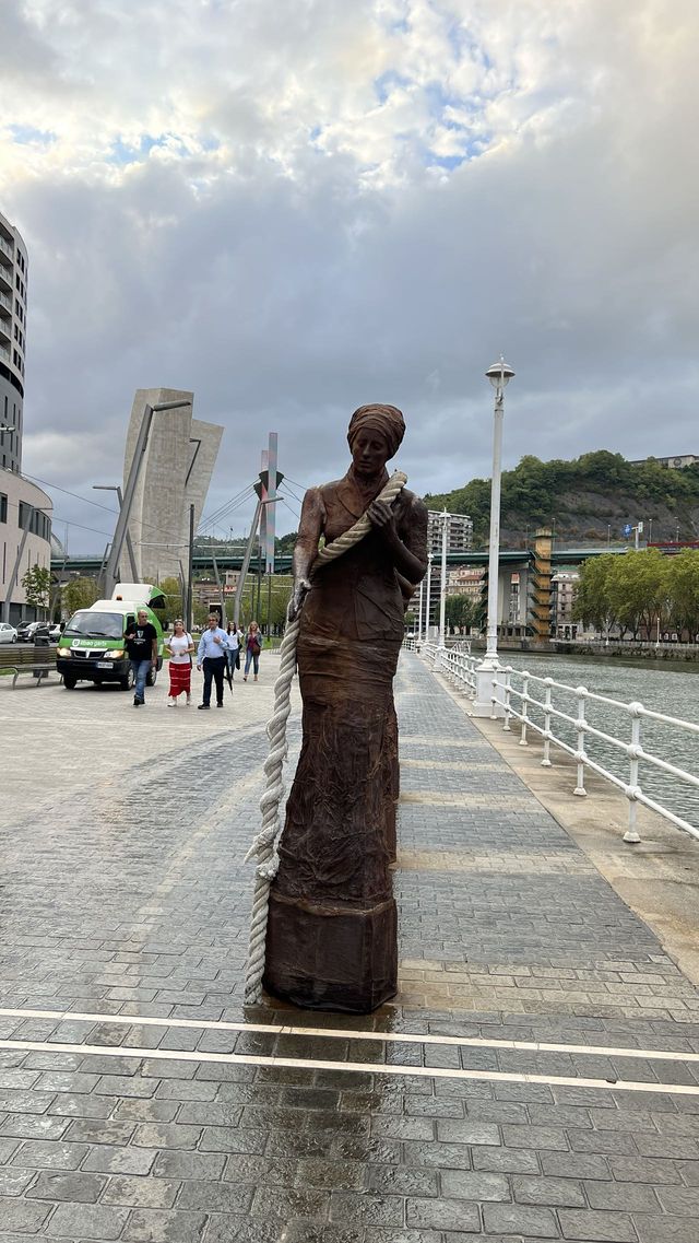 My travel experience in Bilbao, the main character