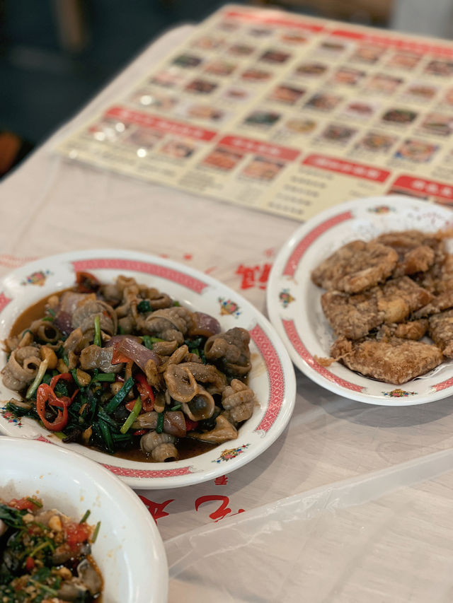 潮汕菜還是要看潮汕膏蟹鮮蝦粥，熬的很入味
