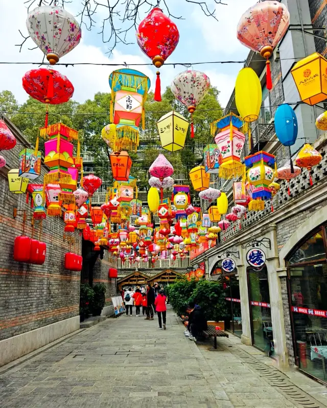 Chengdu East Gate Well Market