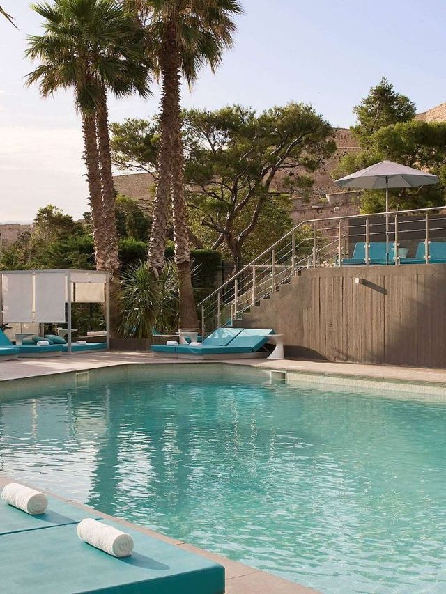 🌟 Marseille Magic: Sofitel's Seaside Splendor 🌊