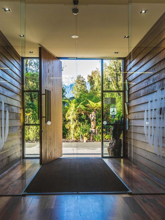 🌿✨ Franz Josef's Hidden Gem: Te Waonui Retreat 🌟
