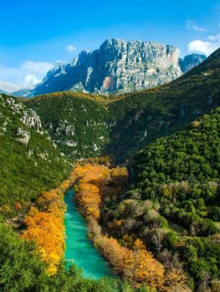 🌟 "Ioannina's Lakeside Retreat: Unwind in Greece!" 🌊