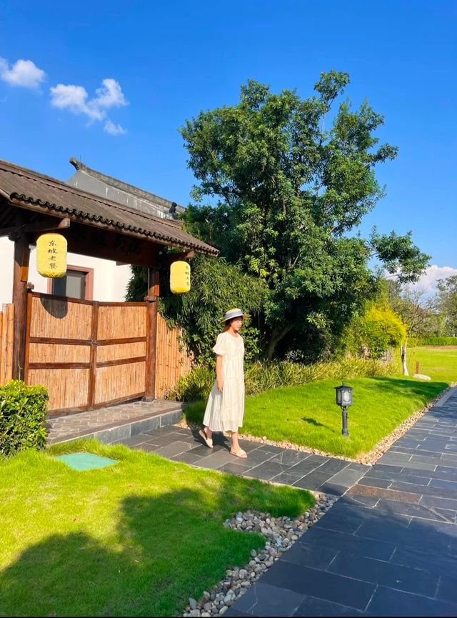 住進風景裡有大草坪有湖泊讓自己慢下來
