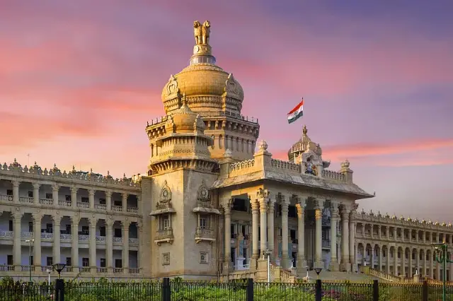 Explore Bangalore: Discover diverse cultures, unique architecture, and culinary adventures. 