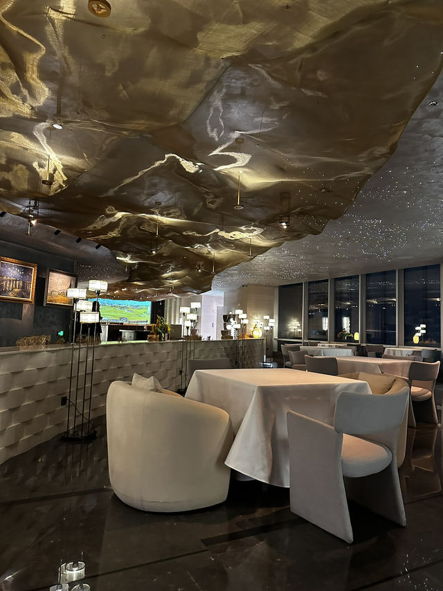 A Sky-High Cozy Dinner at The Grand Hyatt Shanghai! 🌃🍽️