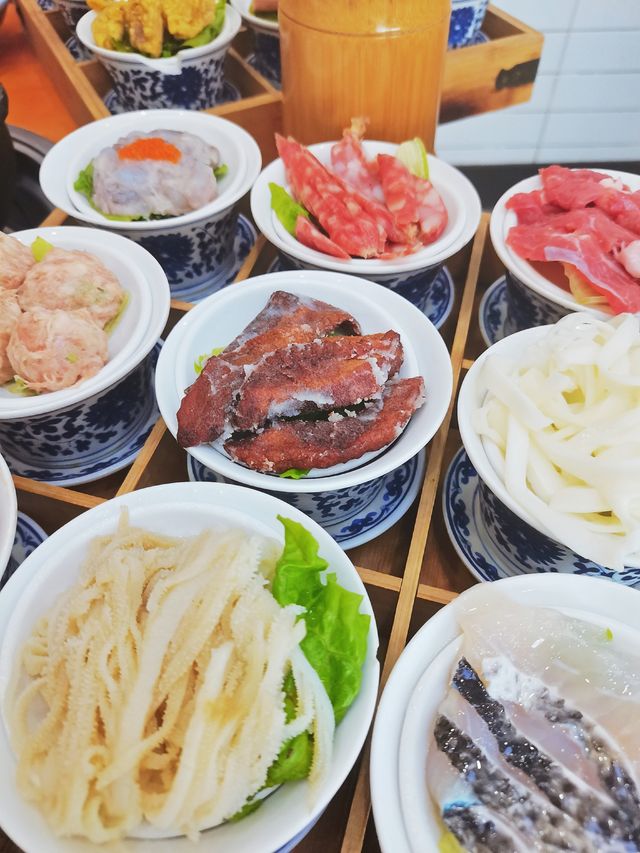 問咗N次！藏喺老街嘅寶藏酸湯火鍋