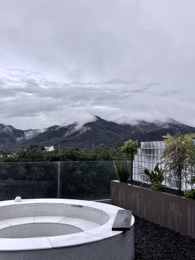 逃離宿舍計劃｜煙雨天宜浸溫泉
