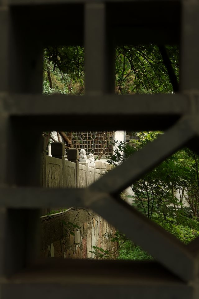 好的,大明寺是中國一座歷史悠久、地位崇高的著名佛教寺院。它最廣為人知的是與唐代高僧鑒真的深厚淵源。  好的,大明寺是中國一座歷史悠久、地位崇高的著名佛教寺院。它最廣為人知的是與唐代高僧鑒真的深厚淵源。