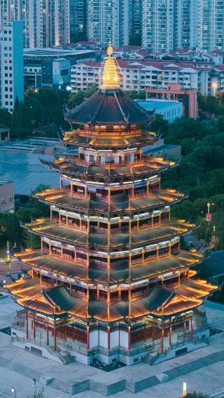 Cloud Top Hotel, a hidden gem in the Wanda business district