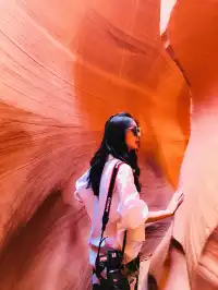 美國西海岸——羚羊谷，馬蹄灣。 去馬蹄灣的路上全是沙子，還是坡路，而且暴曬，來回要走1小時，車子開不