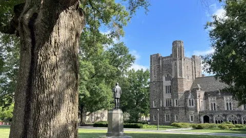 Duke University Daily Stroll｜Perpustakaan, Daun Maple, dan Suasana Bahagia! — traveler post in Durham