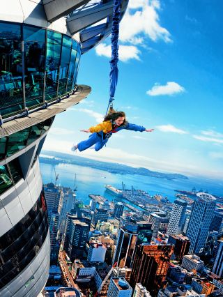 First time in Auckland! Checking in with the same itinerary as "Earth Fresh"!
