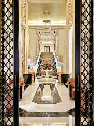 สุดยอดแห่งความหรูหราในจาการ์ตา! โรงแรมโฟร์ซีซั่นส์ที่มีแต่ห้องสวีท คือสถานที่ที่คุณไม่ควรพลาด