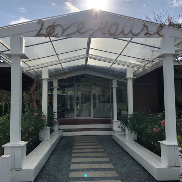 Løve house ร้ากาแฟแสนอบอุ่น