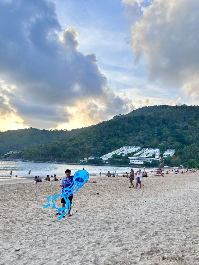 หาดในหาน ภูเก็ต หาดสวย ทรายละเอียด น้ำทะเลใส 