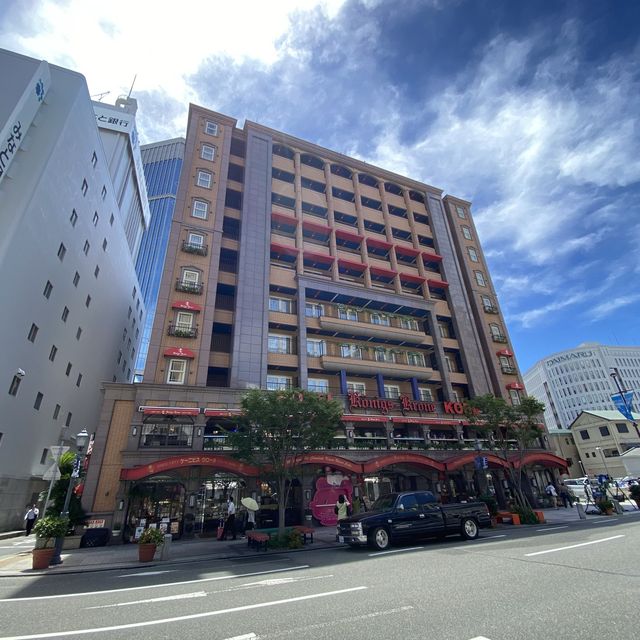 神戸三宮「ケーニヒスクローネくまポチ邸」可愛いホテル1階