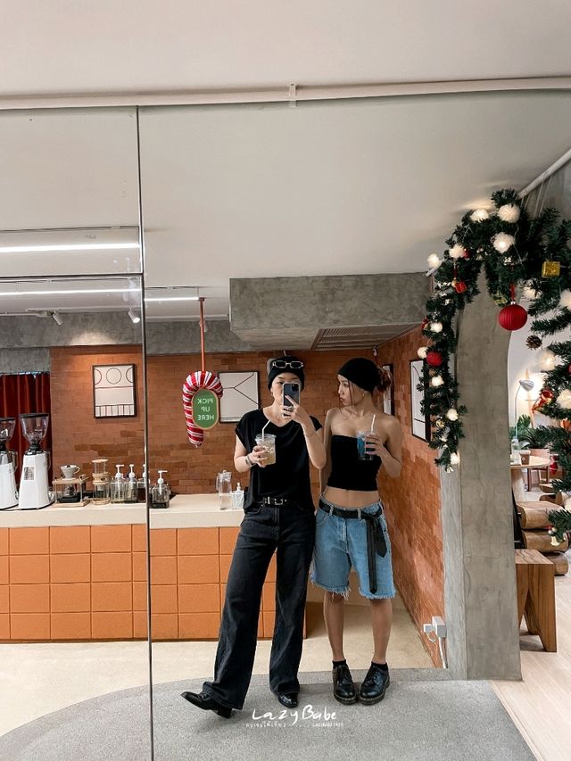 Qottontale คาเฟ่อิฐส้ม ย่านเพลินจิต ถ่ายรูปเก๋มาก