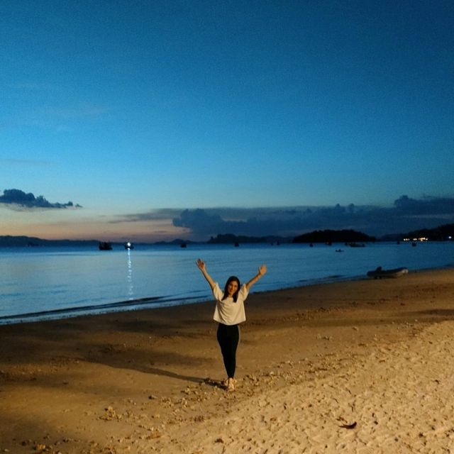 หาดคลองม่วง ยามค่ำคืน