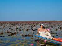 Red Lotus Lake, Udorn Thani - Unseen Thailand