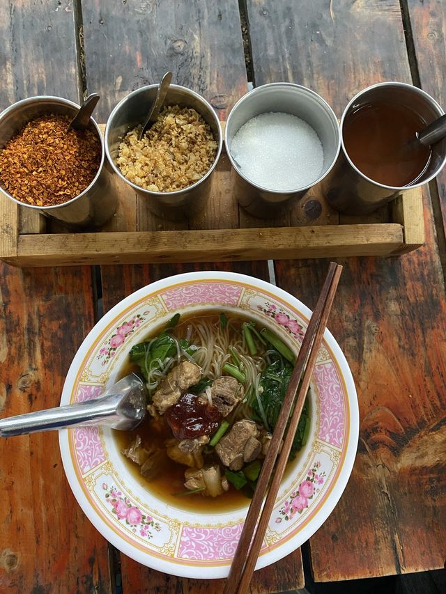 🍜เตี๋ยวไก่ตุ๋นคุณอุ้ม- เจ้าแรกในวังหลัง✨