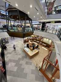 Vibrant Great World Mall with MRT🚝🏬