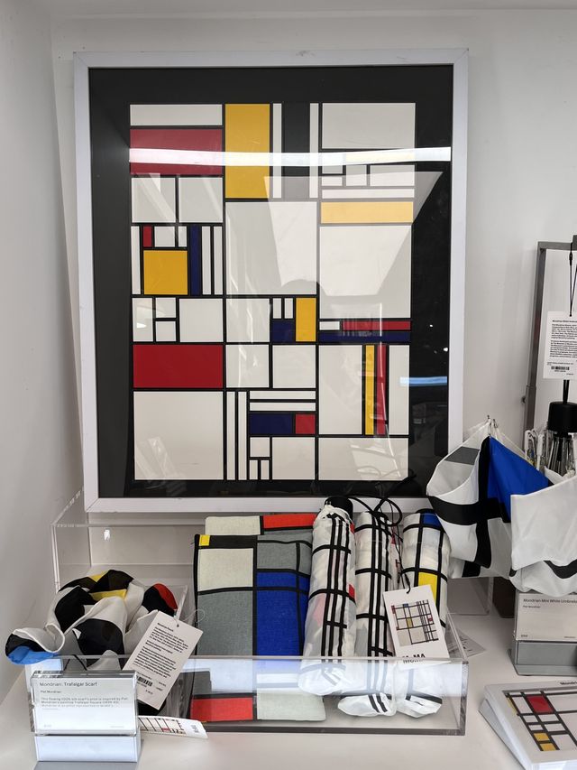홍콩 K11 뮤제아 MoMA 디자인 스토어