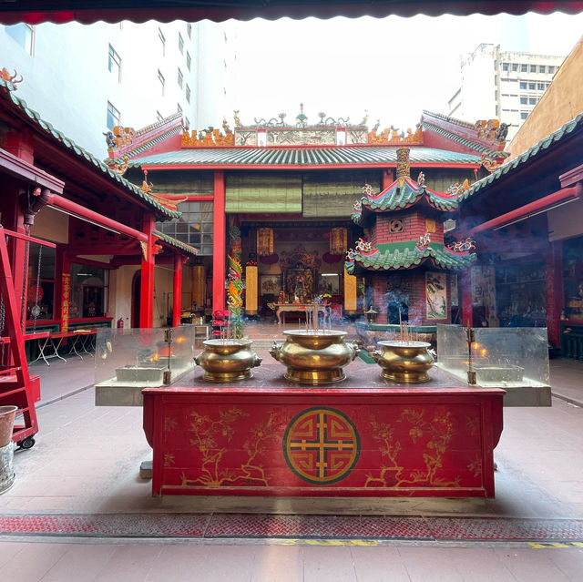 Guan Di Temple: Chinatown's Haven