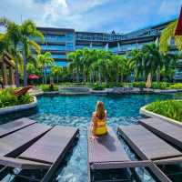 โรงแรมภูเก็ต สวยอลังการ กลิ่นอายสถาปัตยกรรมสุโขทัย