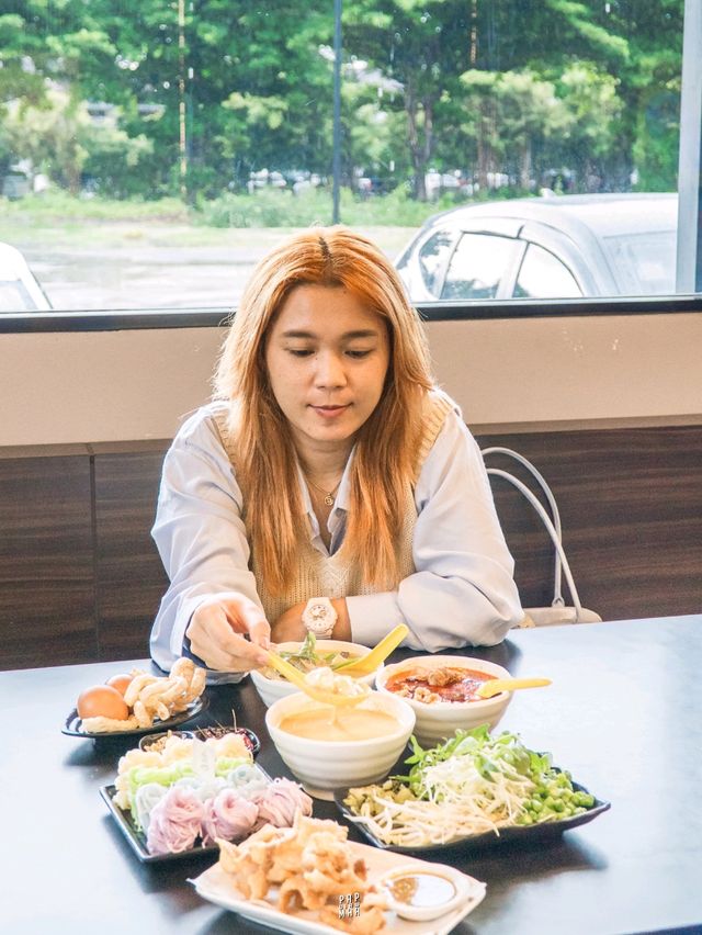 ถ้าอยากกินขนมจีนน้ำยาปูต้องที่นี่เลย