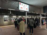 福岡・博多。博多駅のホームでラーメンが食べられる『まるうまラーメン ぷらっと博多No.1』