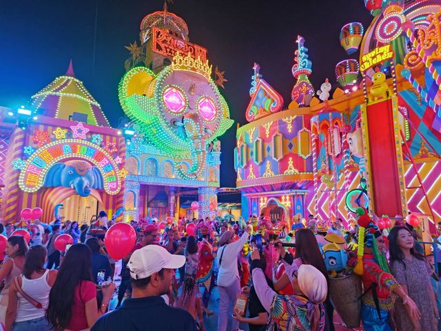 Carnival Magic แลนด์มาร์คแห่งใหม่ในภูเก็ต