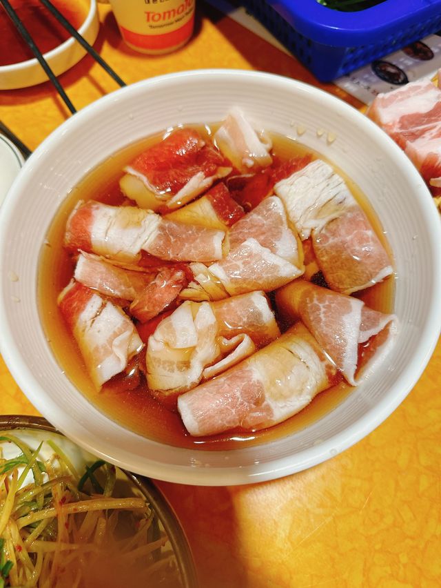 ソウル駅近く　ウォンドンミナリサムギョプサル　せりが美味しい！
