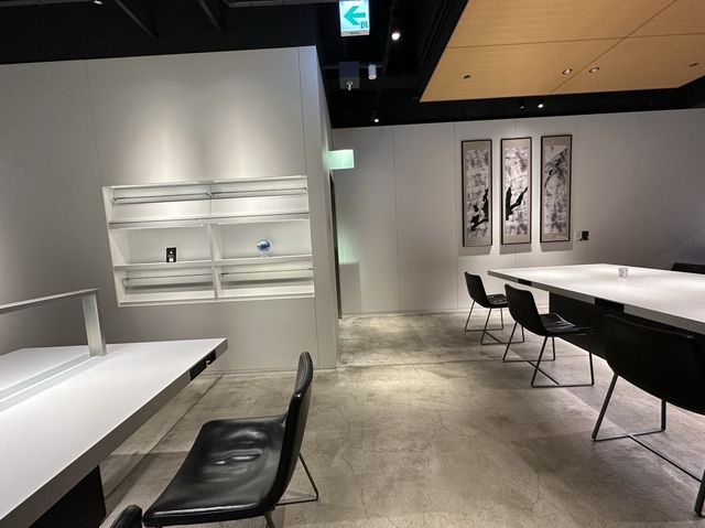 羽田空港第1ターミナル。保安検査場内の有料ラウンジ『Power Lounge North』