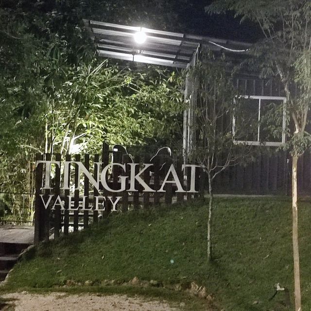 Tingkat Valley