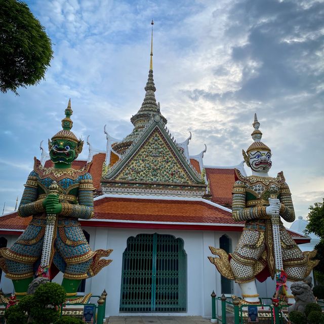 วัดอรุณอยู่ฝั่งตรงข้ามก็วาร์ปเลยสิคะรออะไร!!🙏🏻