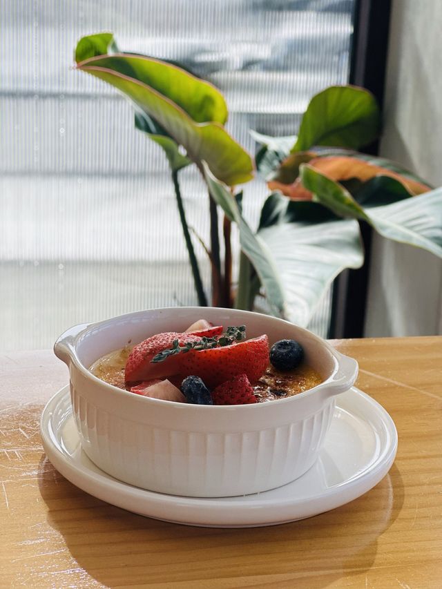 cozy greenery cafe🍰☕️🧁🍹….@BP
