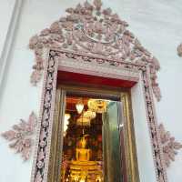 วัดปทุมคงคาราชวรวิหาร สัมพันธวงศ์