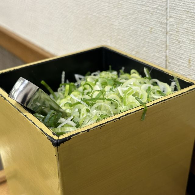 福岡・博多。福岡の人気老舗うどん『牧のうどん』が博多バスターミナル でも食べられます。