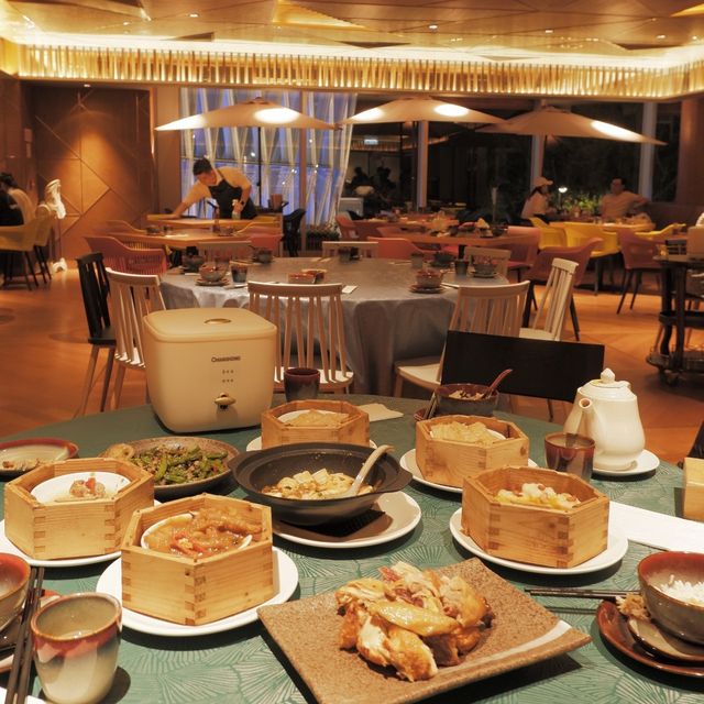 山頂賞夜景嘆雅致點心，晚市套餐好抵食